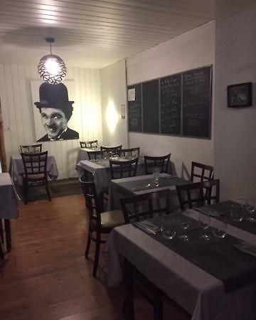 Hotel La Tour D'Auvergne Pont-lʼAbbé エクステリア 写真