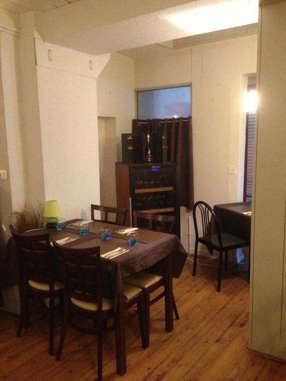 Hotel La Tour D'Auvergne Pont-lʼAbbé エクステリア 写真